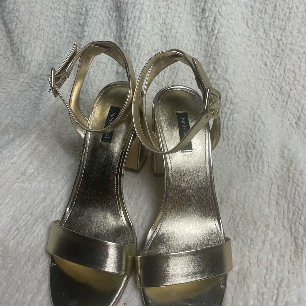 Nine West  synthetic Metallic Gold ankle strap Block Heels SZ10M